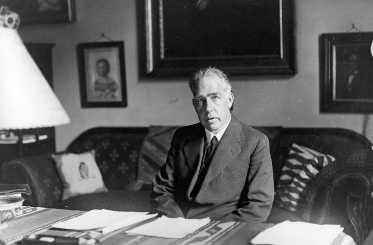 Niels Bohr - History and Biography